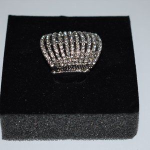 Beautiful crystal clustered ring